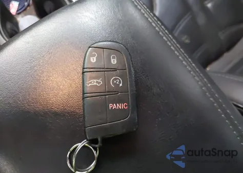 2015 Chrysler 200 S z USA, uszkodzony, nr VIN 1C3CCCBG1FN614443